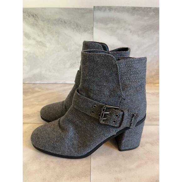 Muk Luks Women’s Heeled Booties Gray Side Zip Buckle Boho City Boots 38 US 8 - Picture 3 of 8